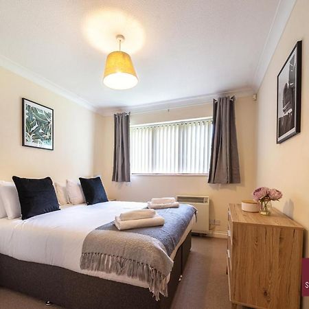 Апартаменти Maidenhead - 2 Bed & Parking Екстер'єр фото