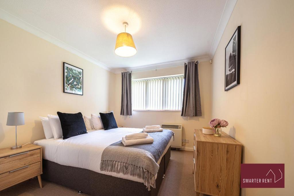 Апартаменти Maidenhead - 2 Bed & Parking Екстер'єр фото